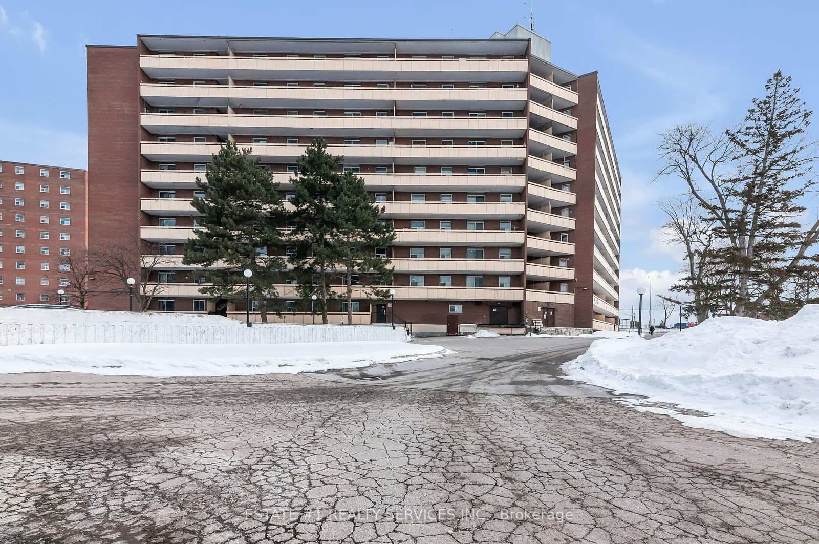 #402 - 3555 Derry Road E