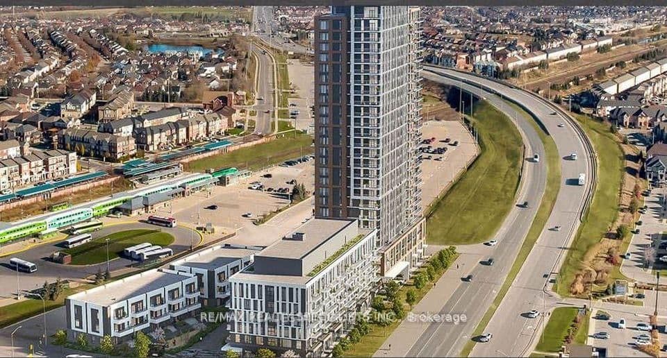 10 LAGERFELD Drive, Unit 214