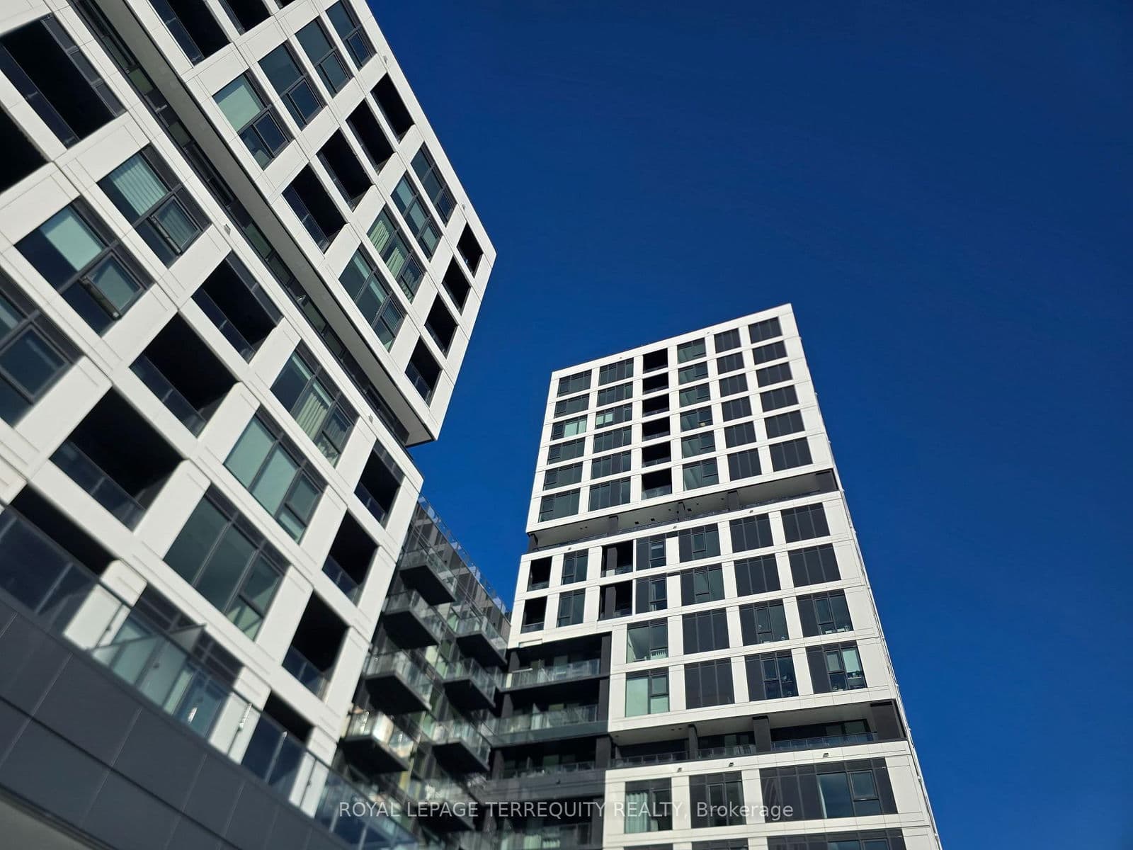 1007 The Queensway, Unit 906