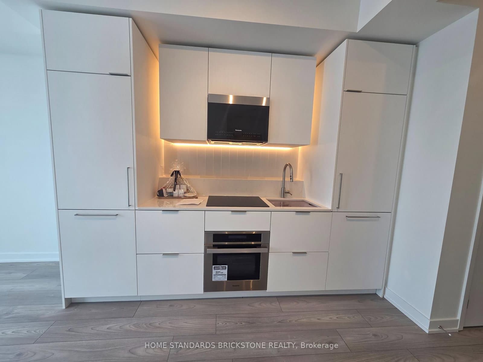 1 Fairview Road E, Unit 1507