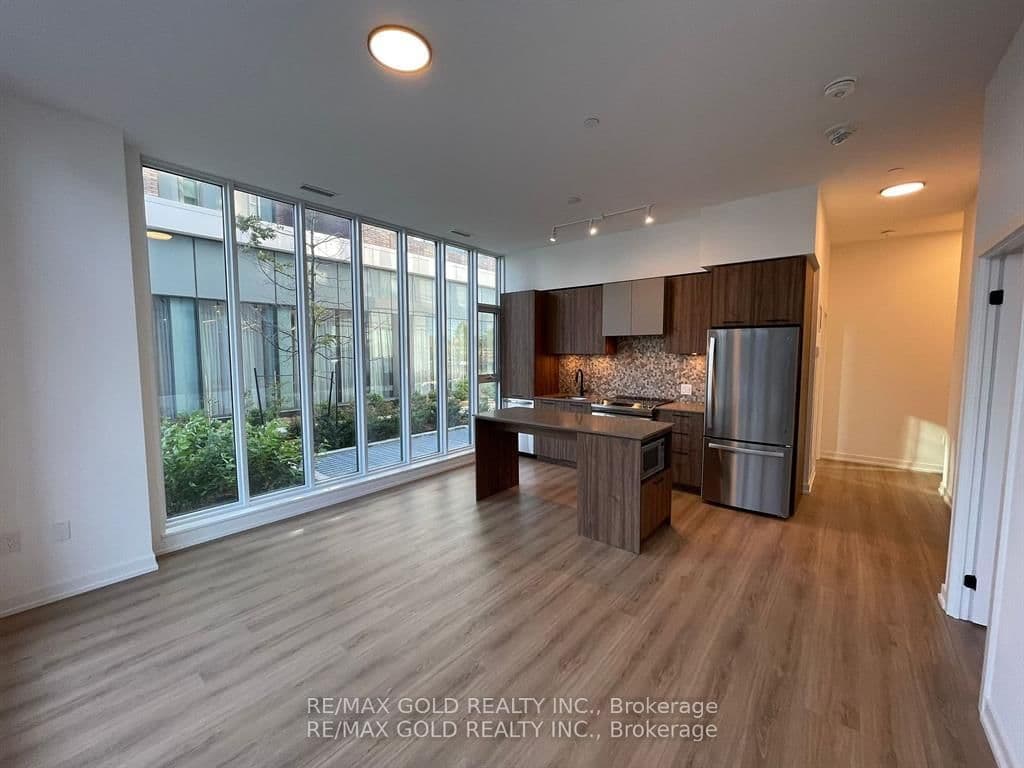 #104 - 10 Lagerfeld Drive