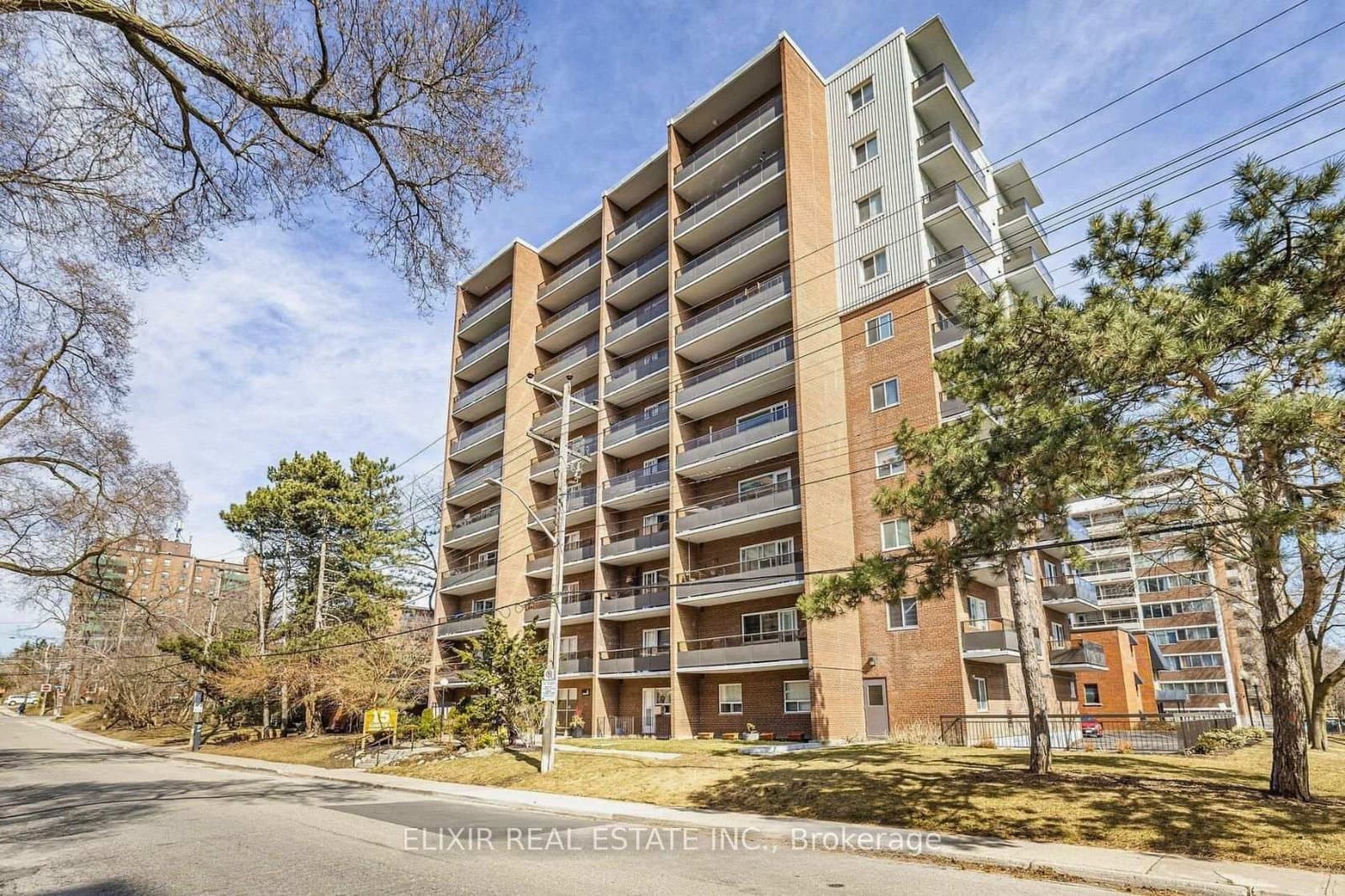 #605 - 15 Elizabeth Street N