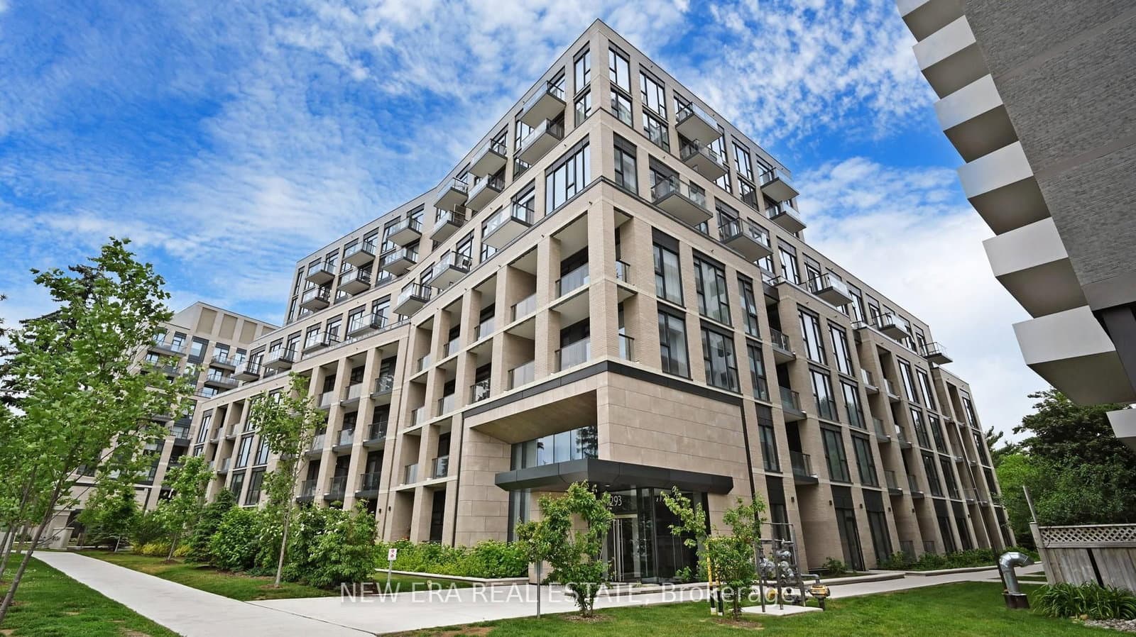 #610 - 293 The Kingsway