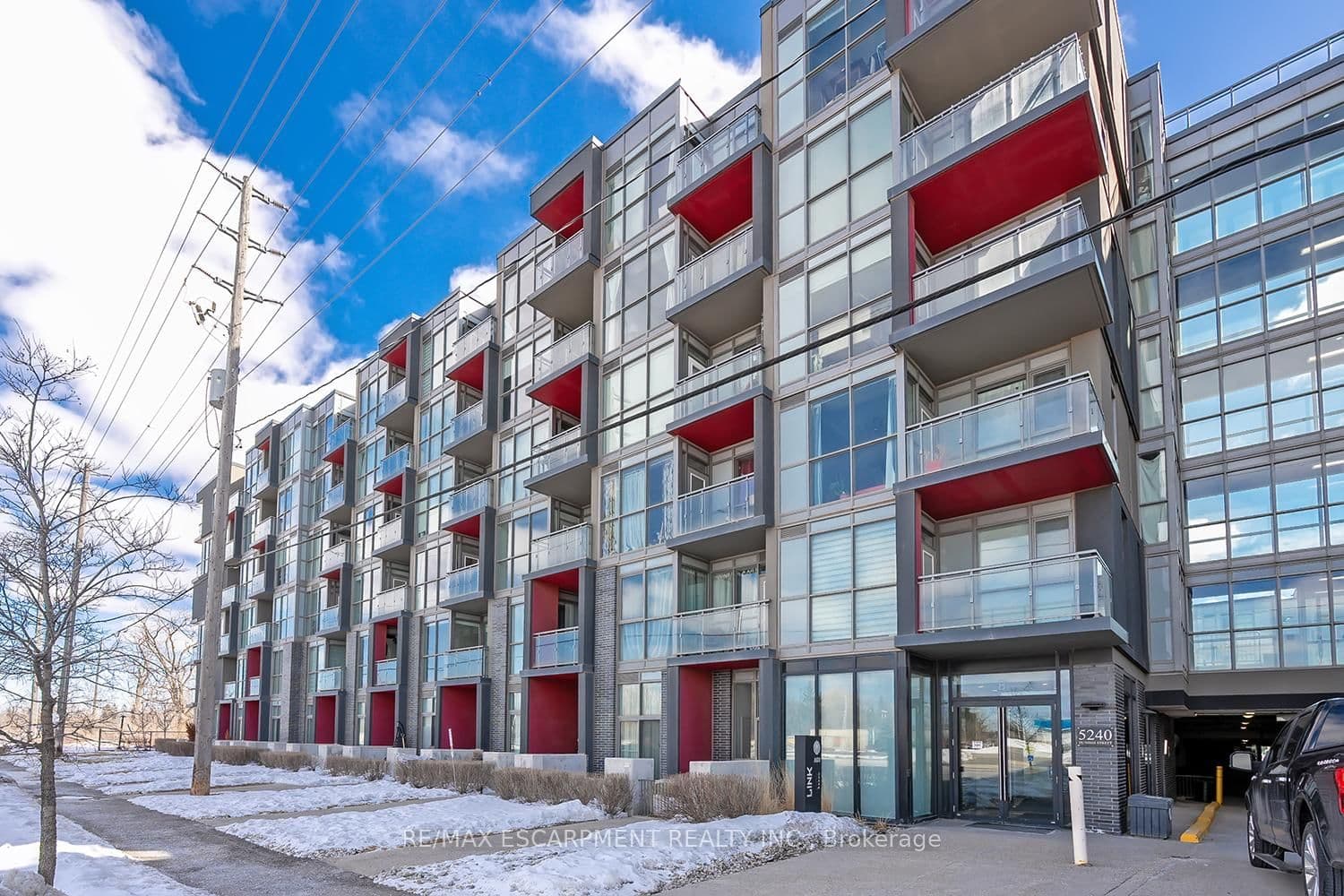 #517 - 5240 Dundas Street