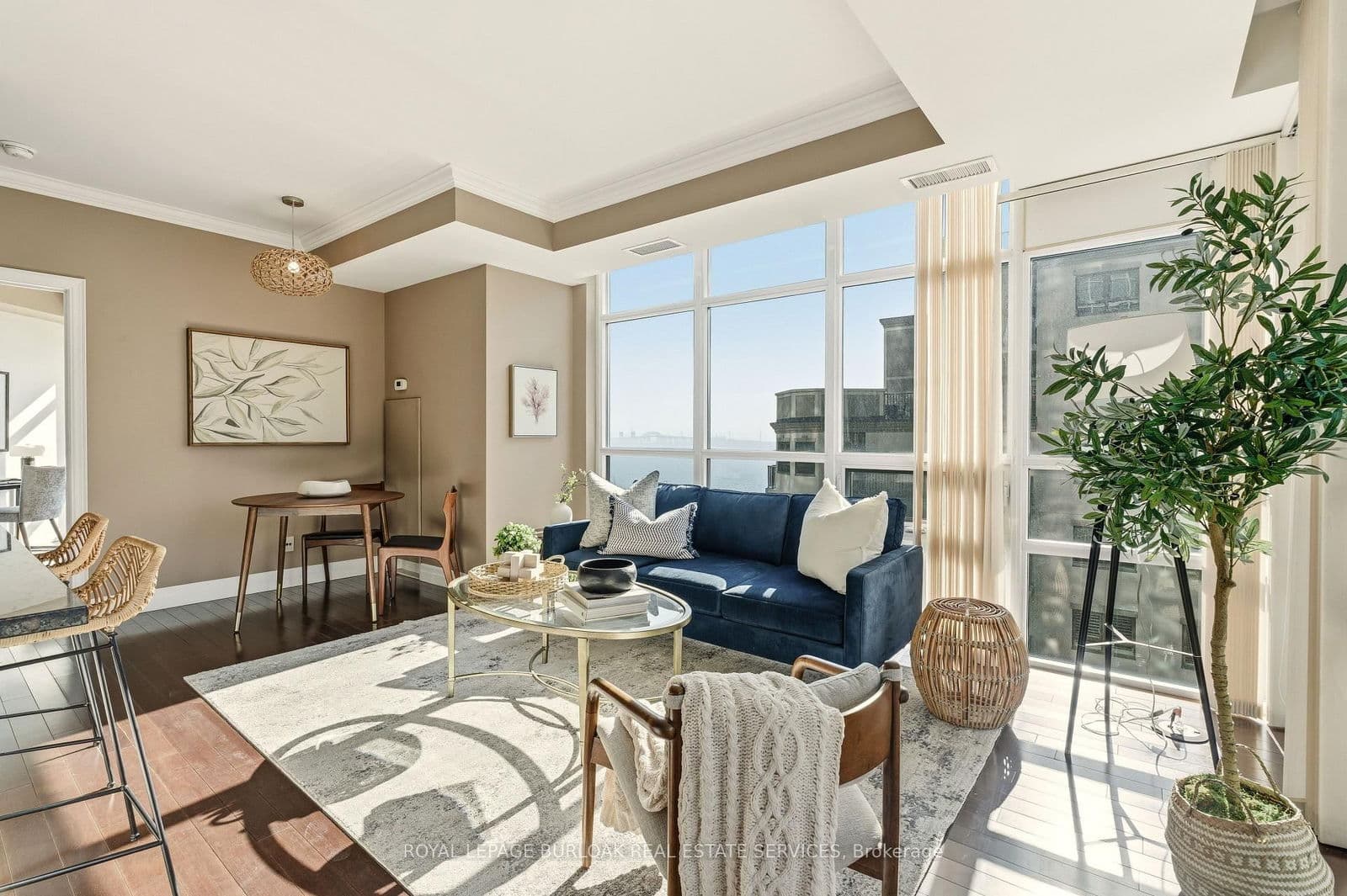 #804 - 360 Pearl Street