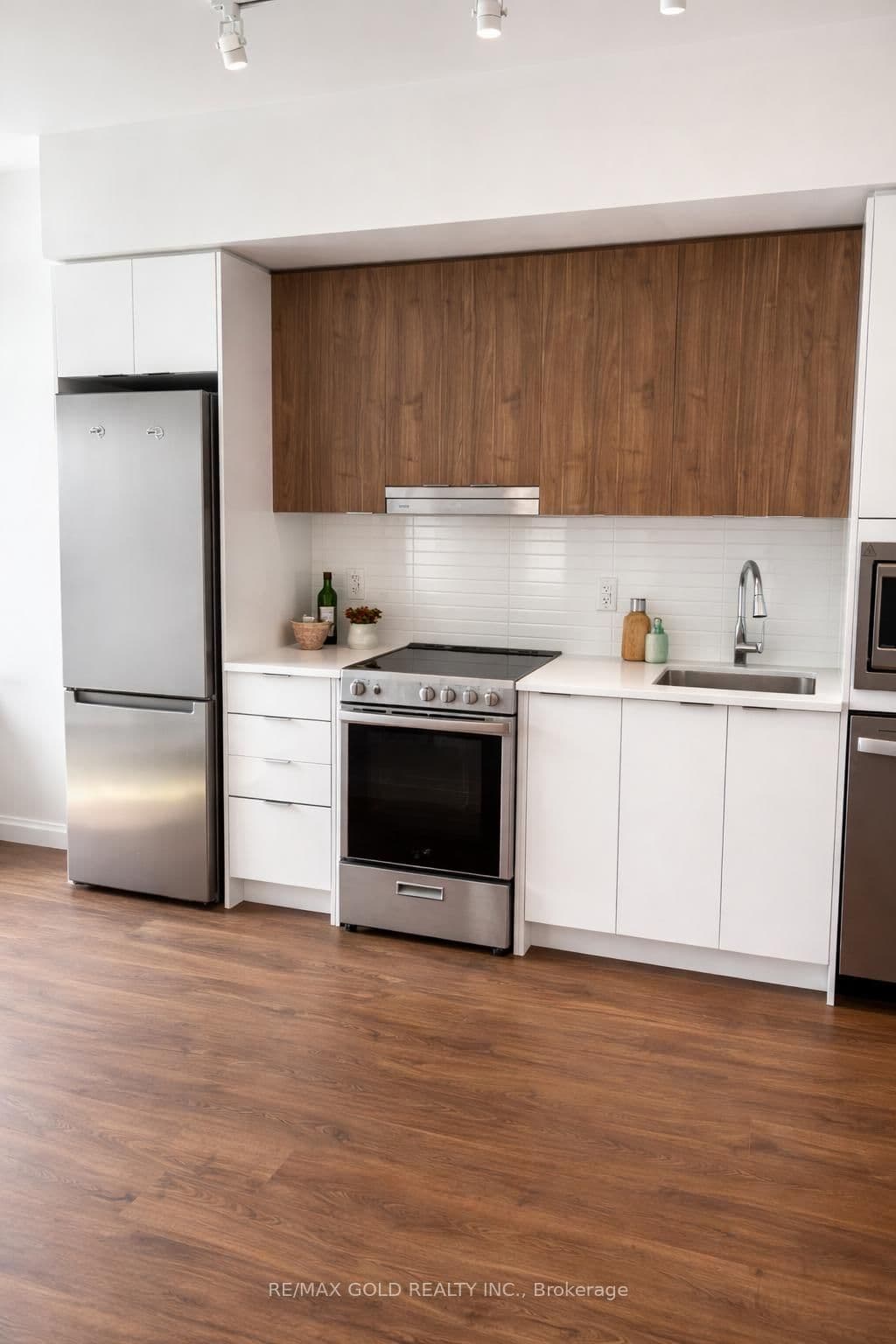 5105 Hurontario Street, Unit 437