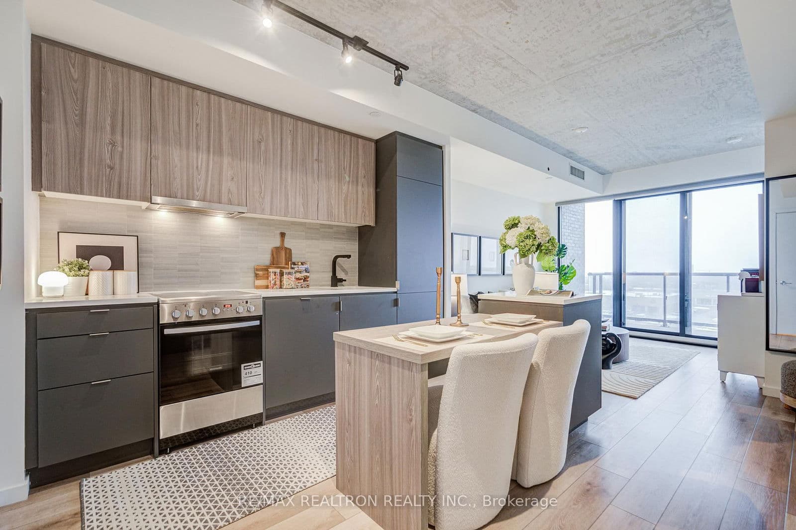 7 Smith Crescent, Unit 518