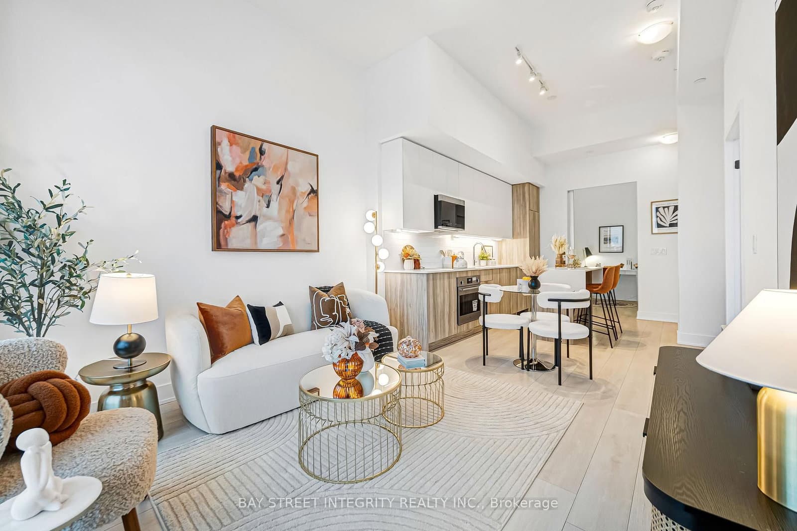 #326 - 2485 Taunton Road