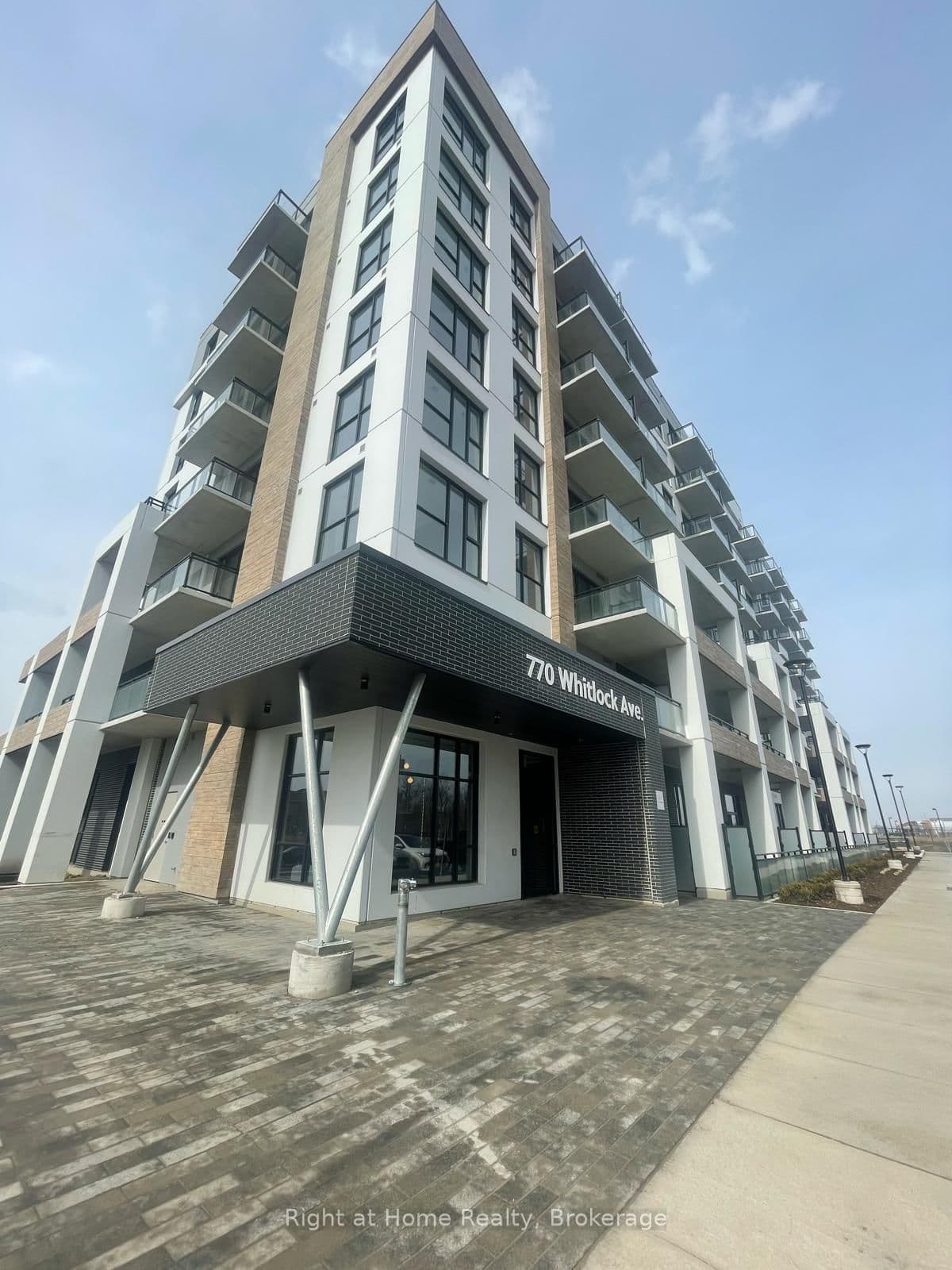 #813 - 770 WHITLOCK Avenue