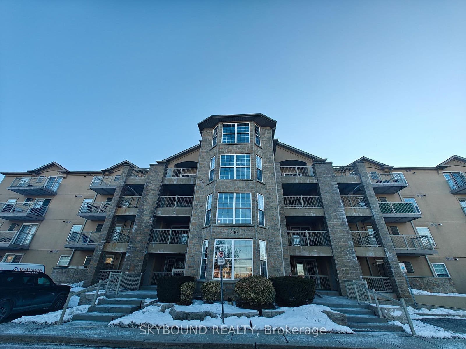 #206 - 1800 Walker's Line