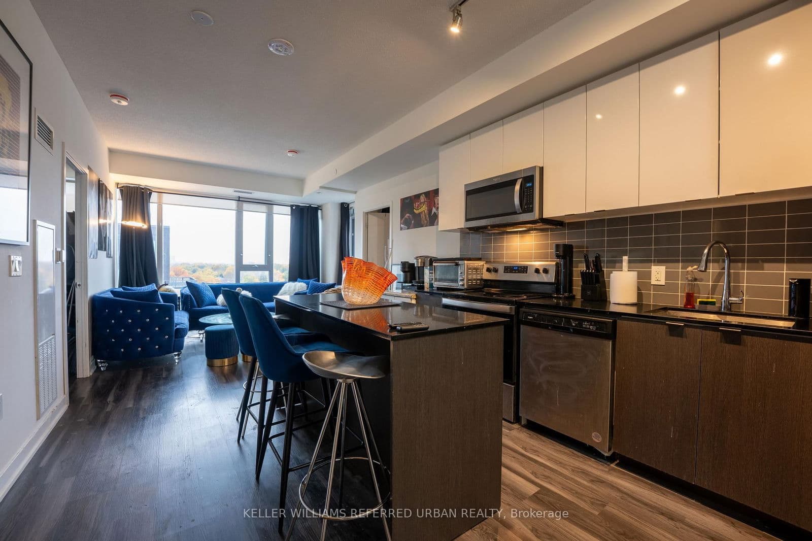 859 The Queensway, Unit 715