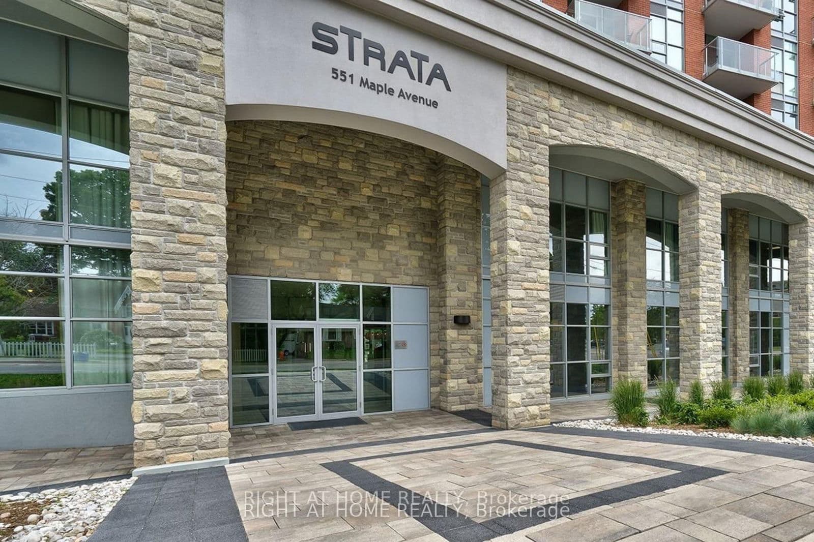 #1002 - 551 Maple Avenue