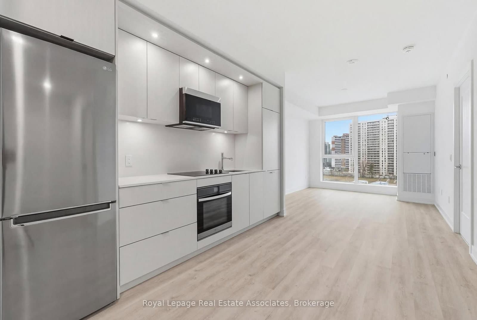 25 Cordova Avenue, Unit 807