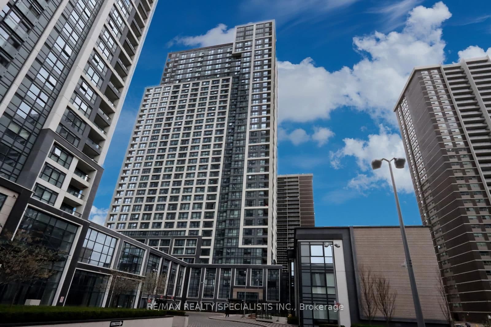 #526 - 9 Mabelle Avenue