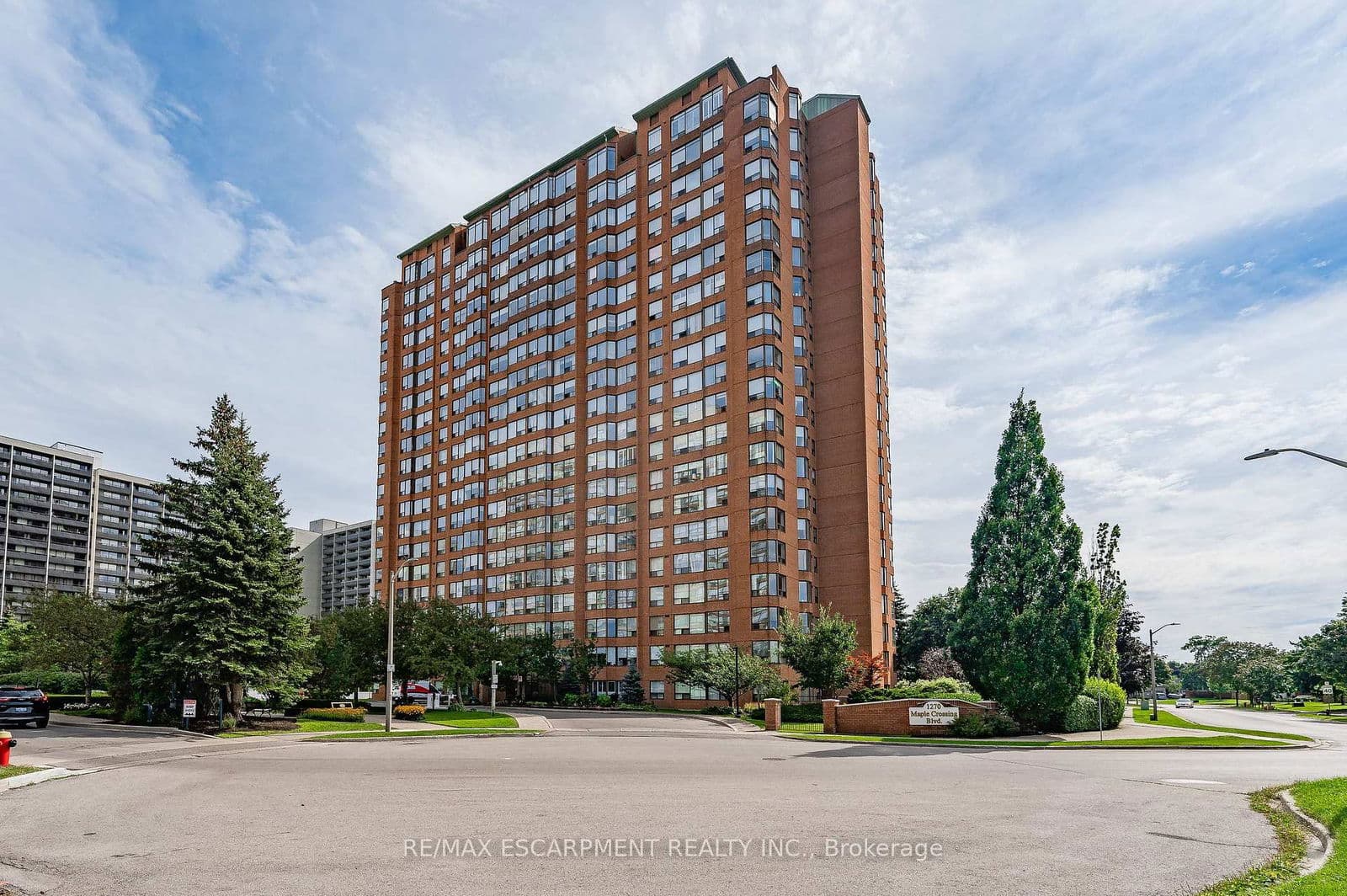 #808 - 1270 Maple Crossing Boulevard