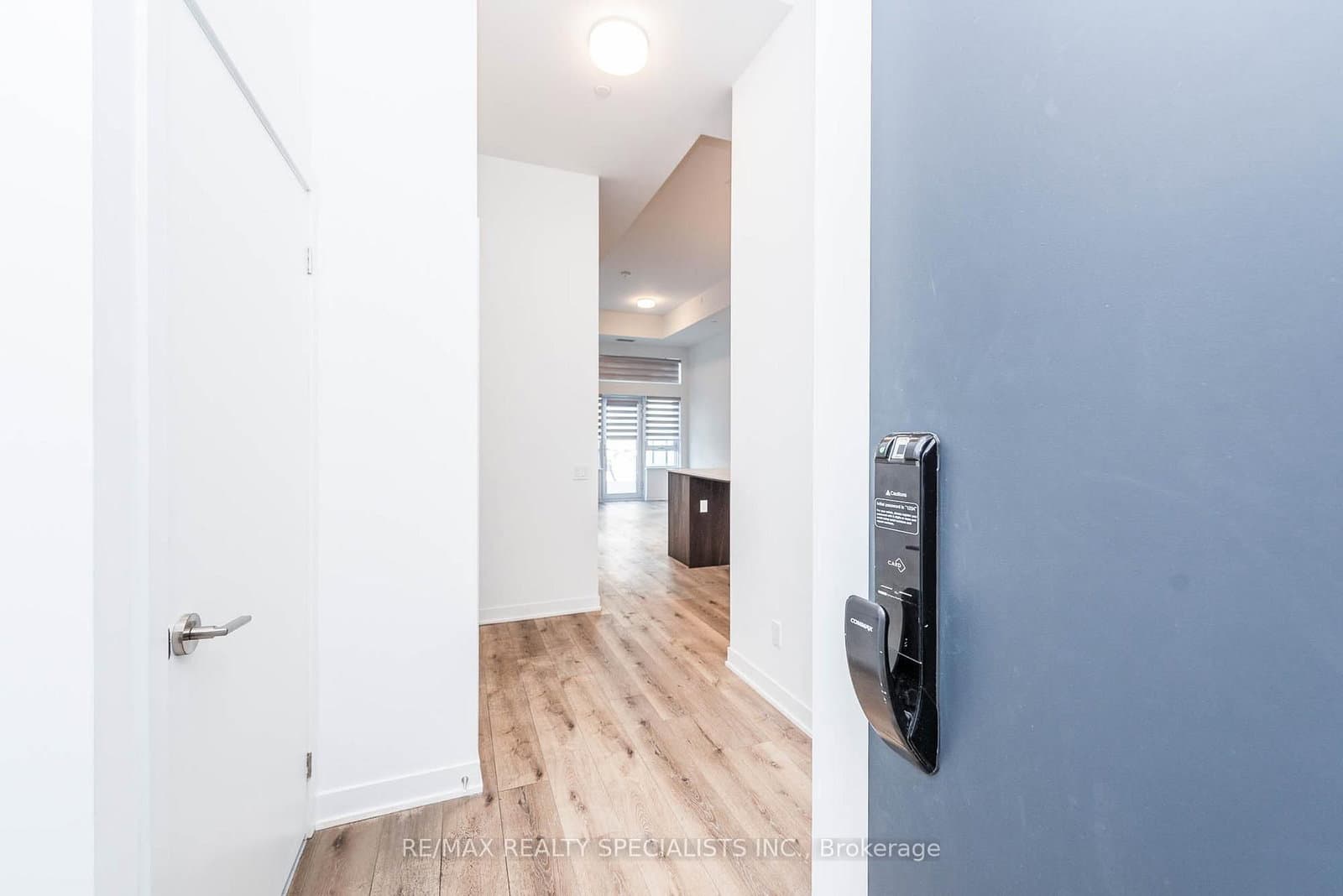 405 DUNDAS Street W, Unit 115