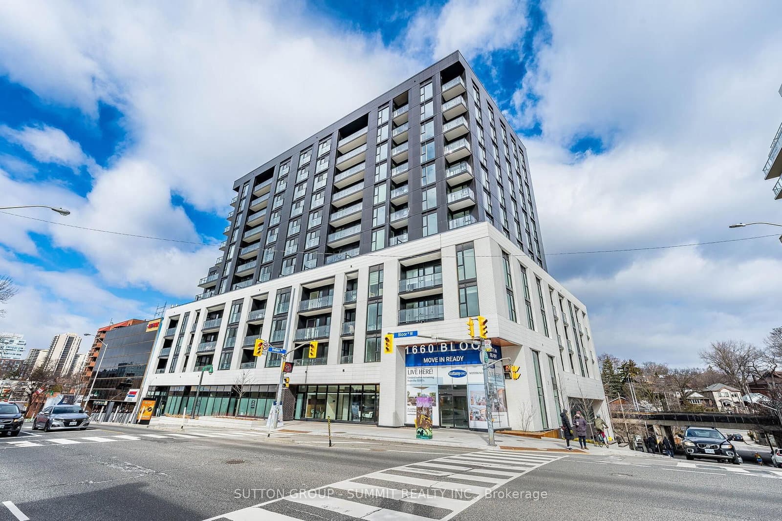 1660 Bloor Street W, Unit 901