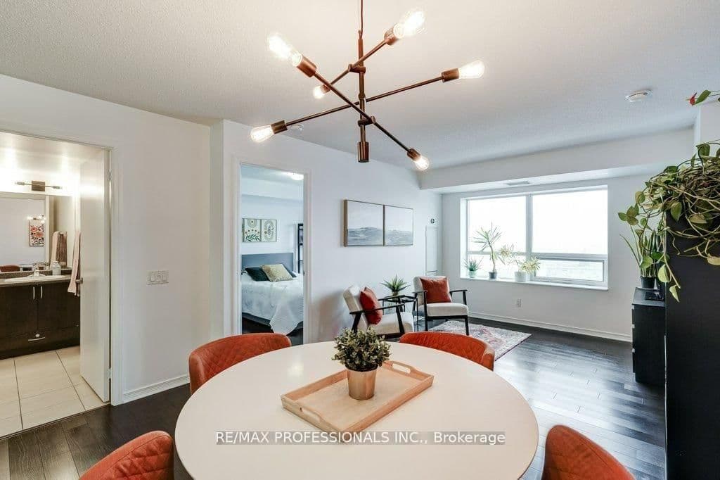 #930 - 60 Heintzman Street