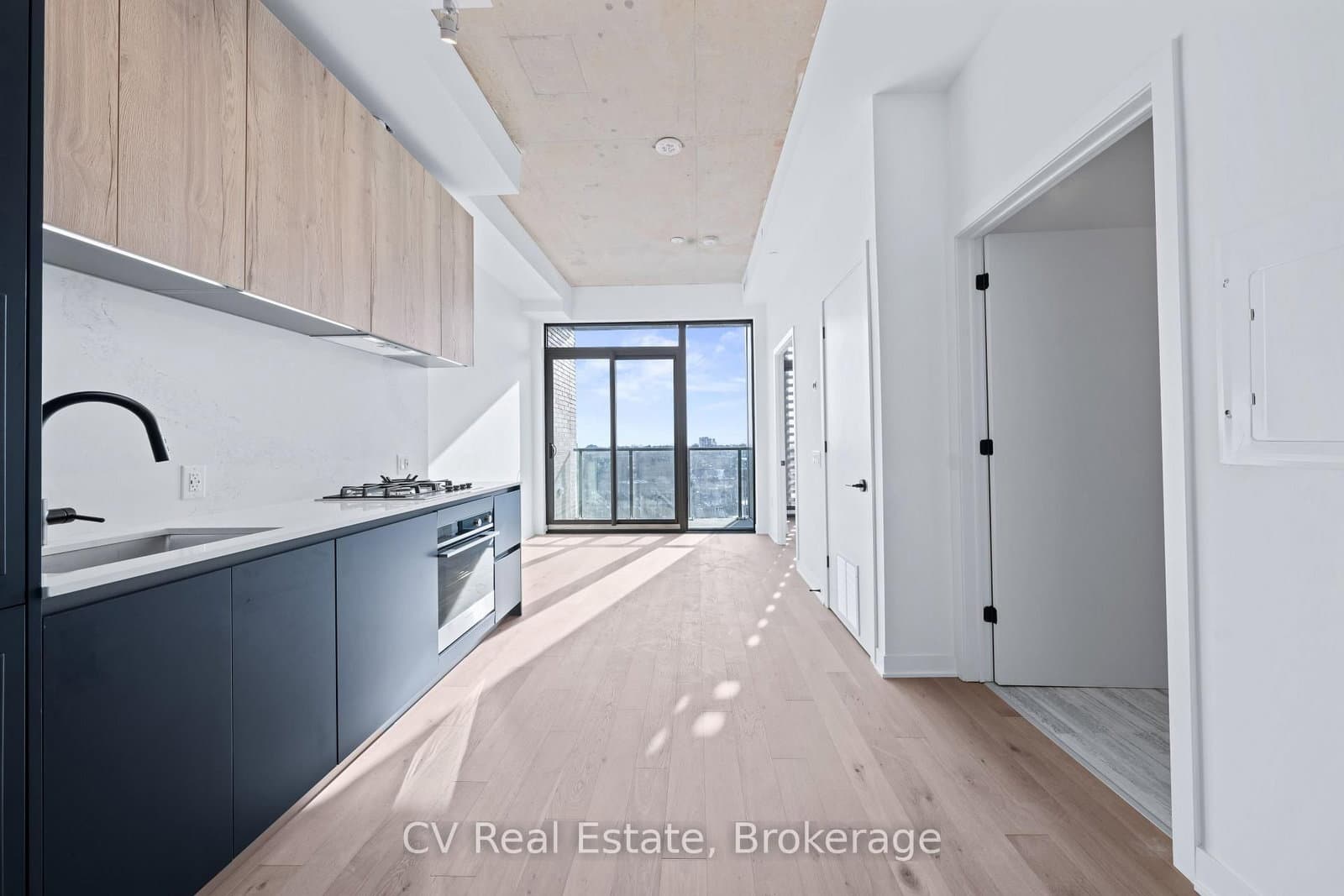 2625 Dundas Street W, Unit 810