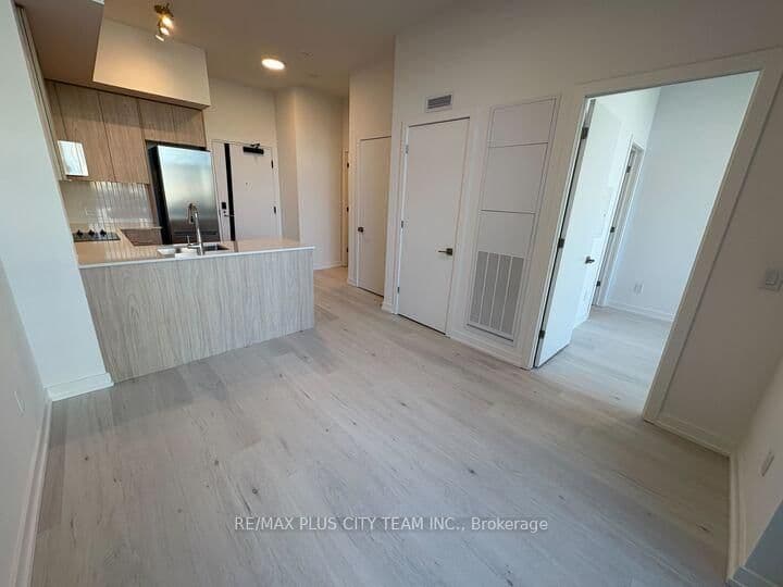 2501 Saw Whet Boulevard, Unit 104