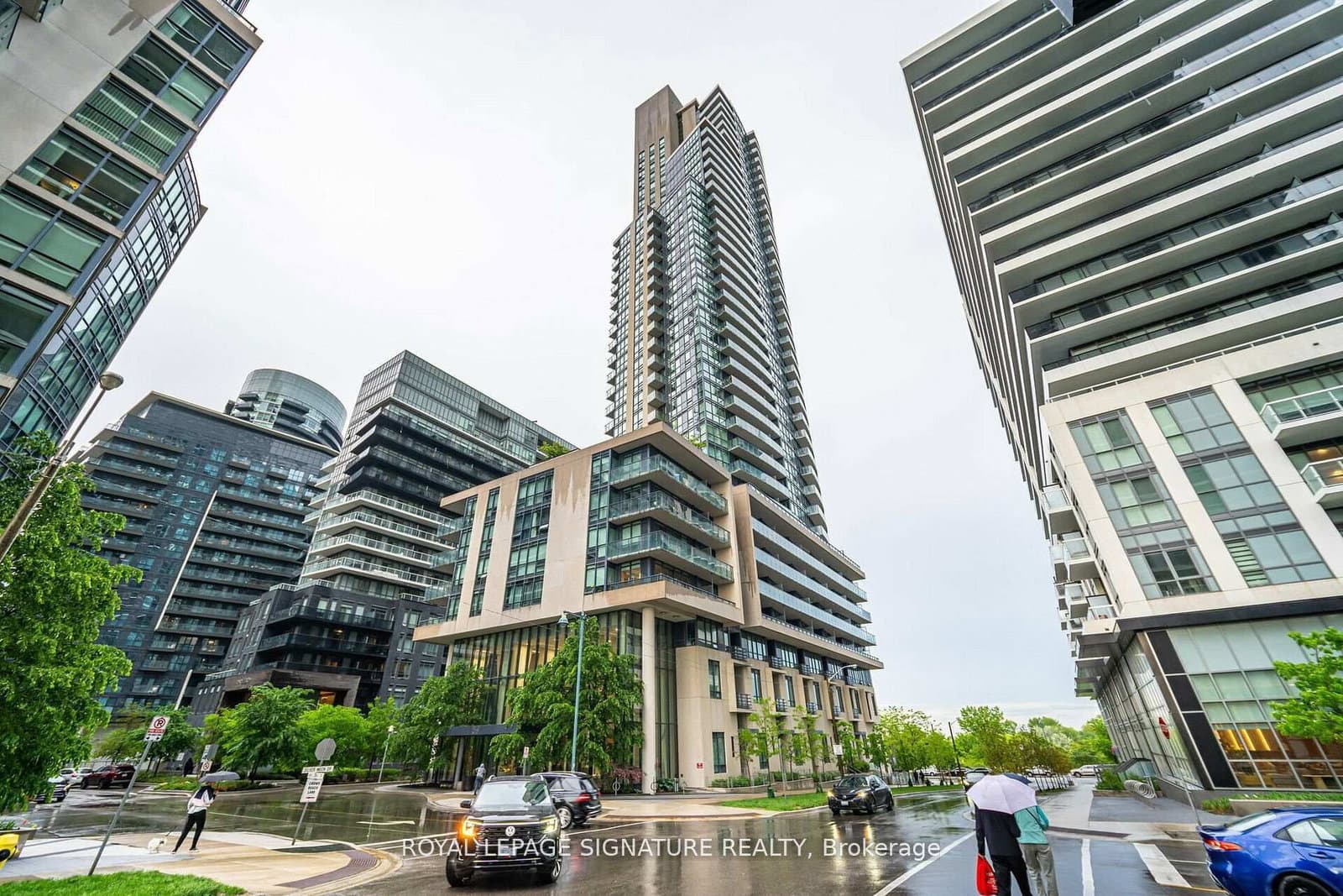 59 Annie Craig Drive, Unit 704