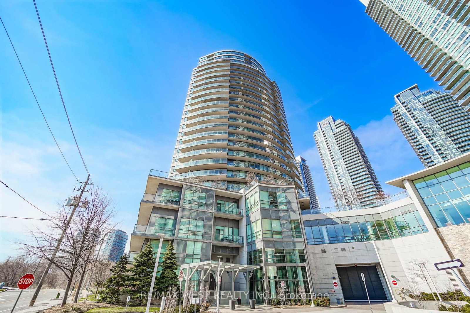 #607 - 15 Legion Road