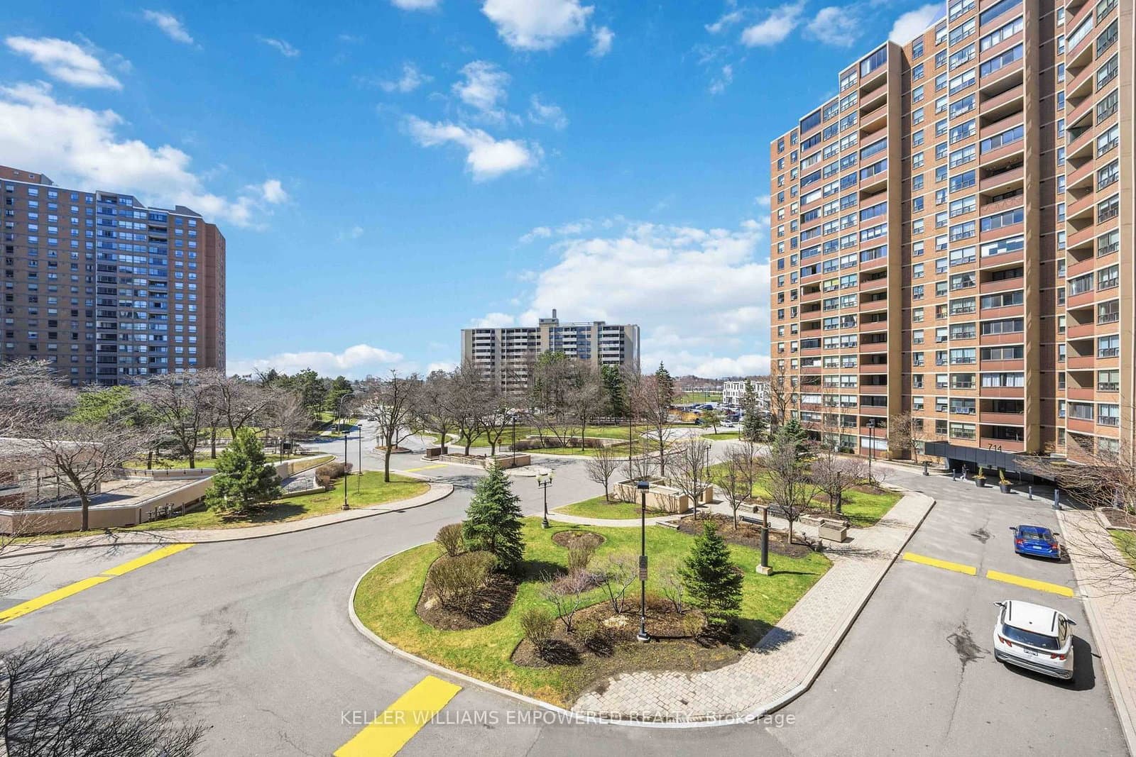 #405 - 716 The West Mall