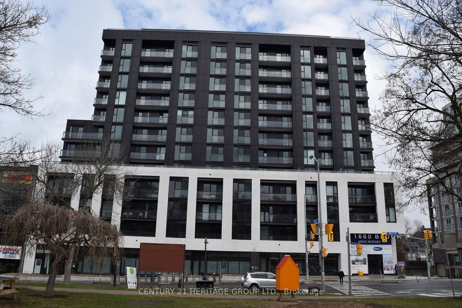 1660 Bloor Street W, Unit 1006