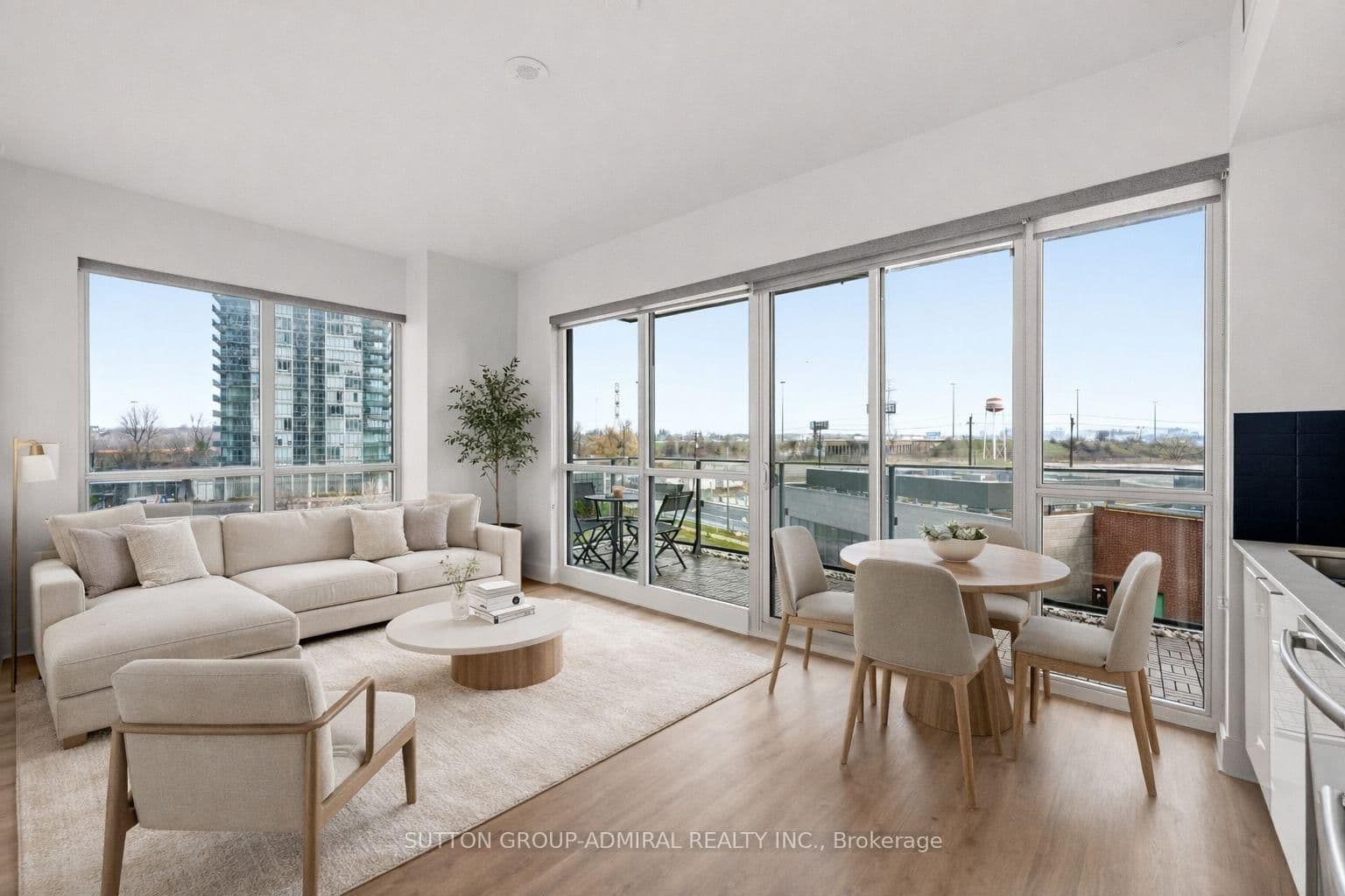 #625 - 10 Park Lawn Road