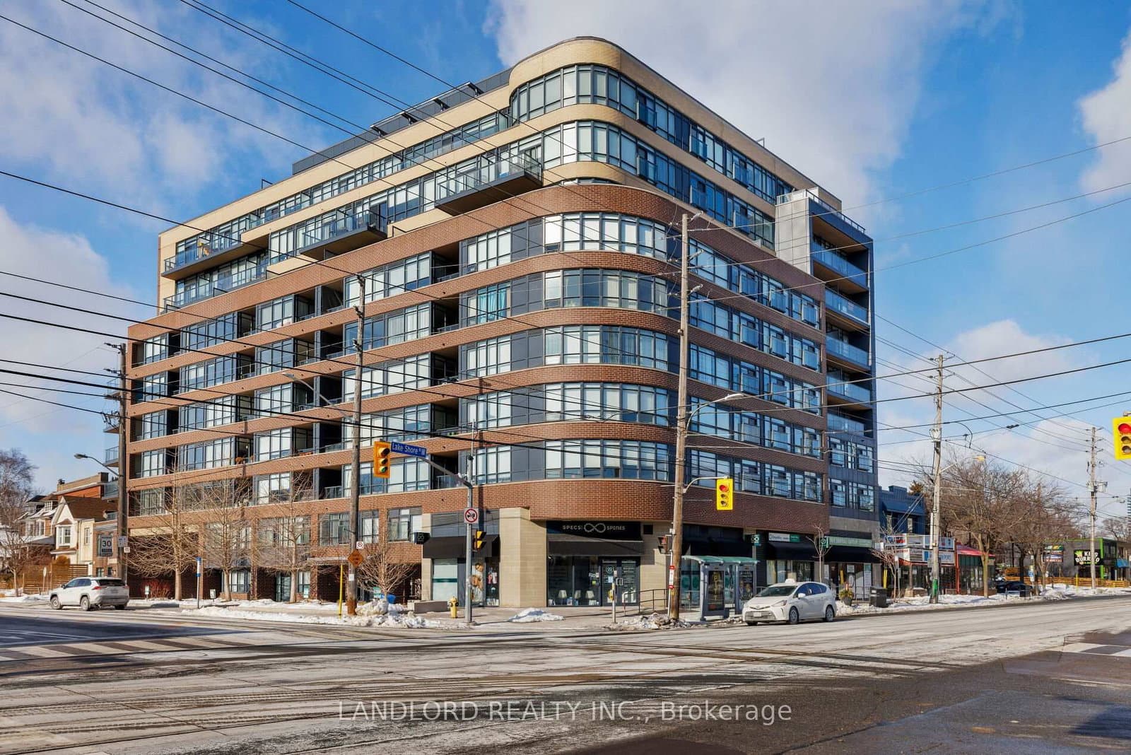 #905 - 11 Superior Avenue