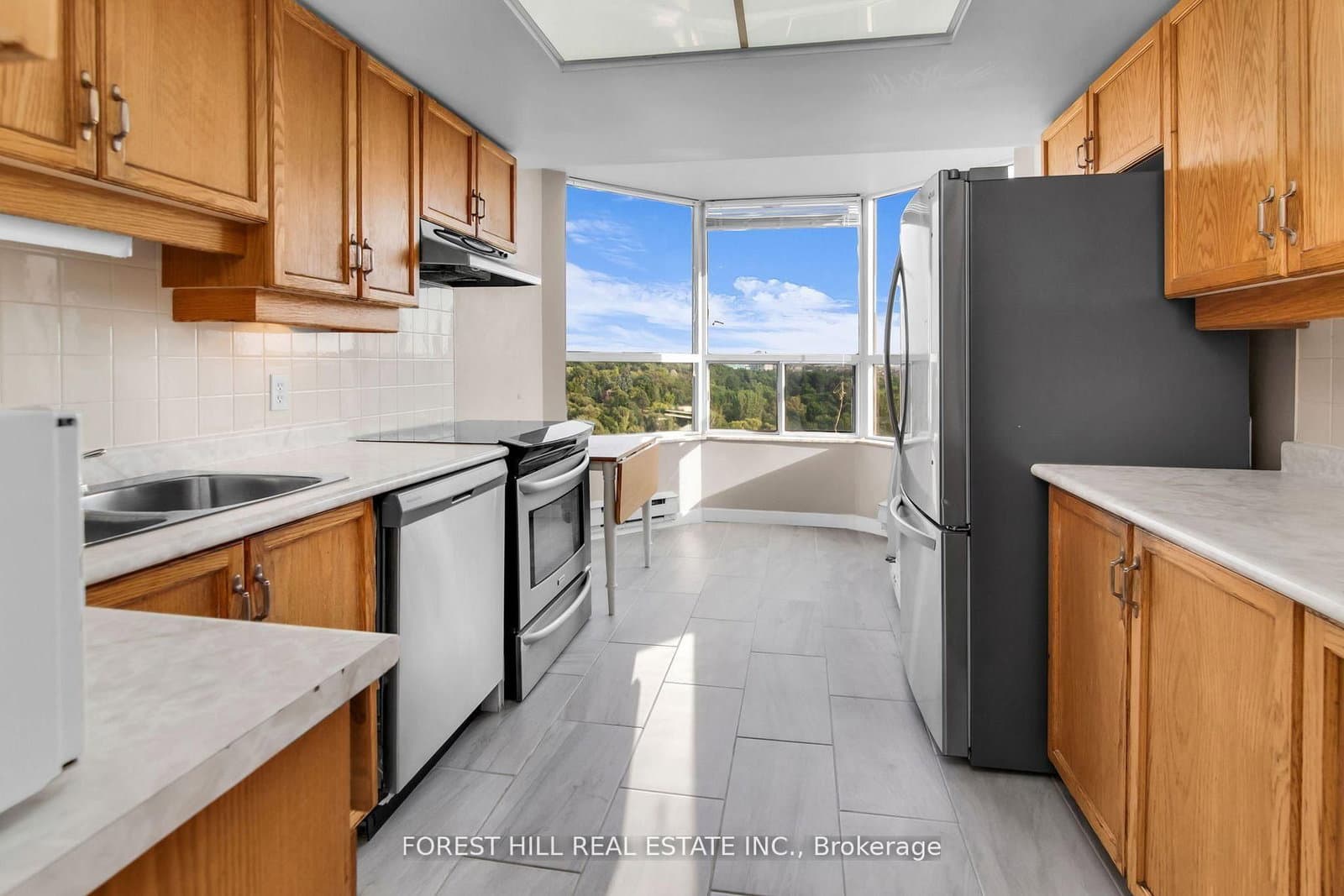 #720 - 6 Humberline Drive