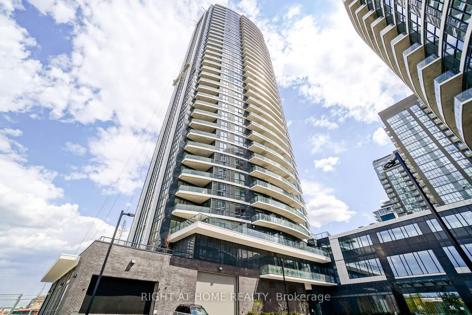 35 Watergarden Drive, Unit 2611