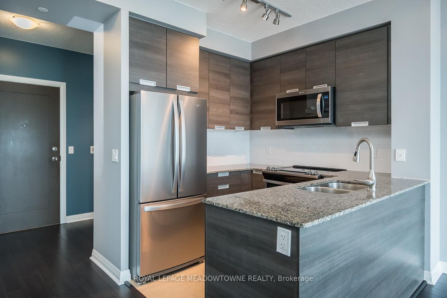 55 Eglinton Avenue W, Unit 1606