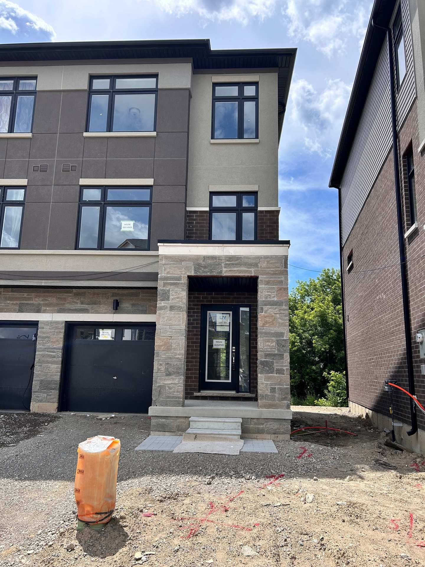 66 Fieldridge Crescent