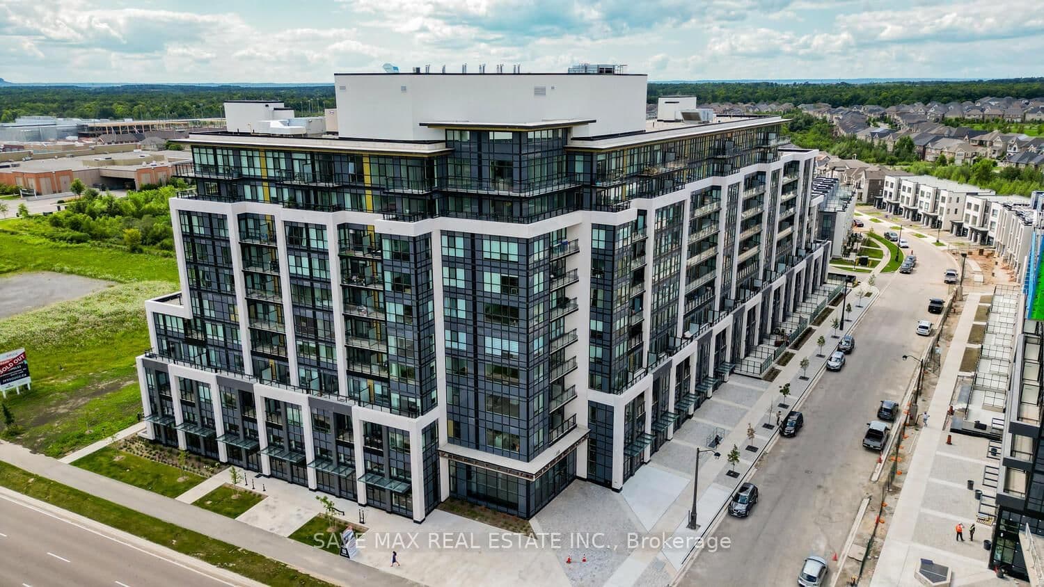 405 Dundas Street W, Unit 312