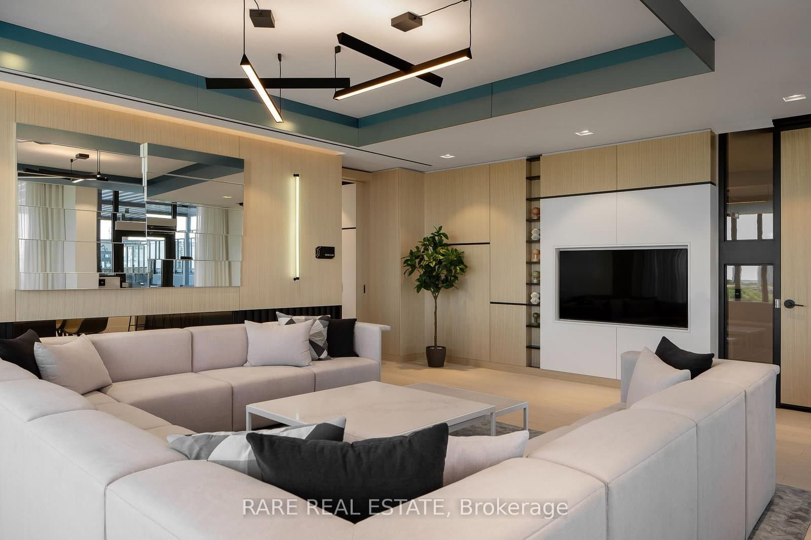 36 Zorra Street, Unit 3403