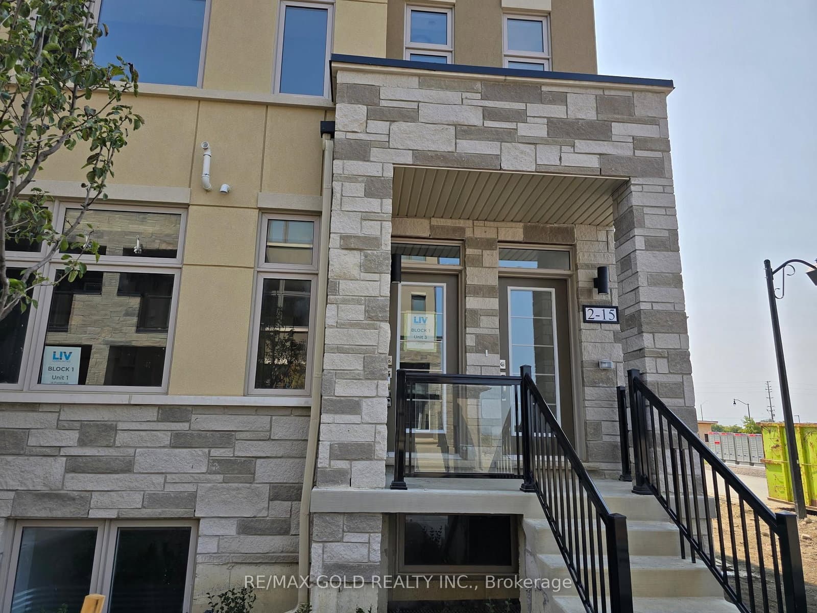 15 Fieldridge Crescent, Unit 2