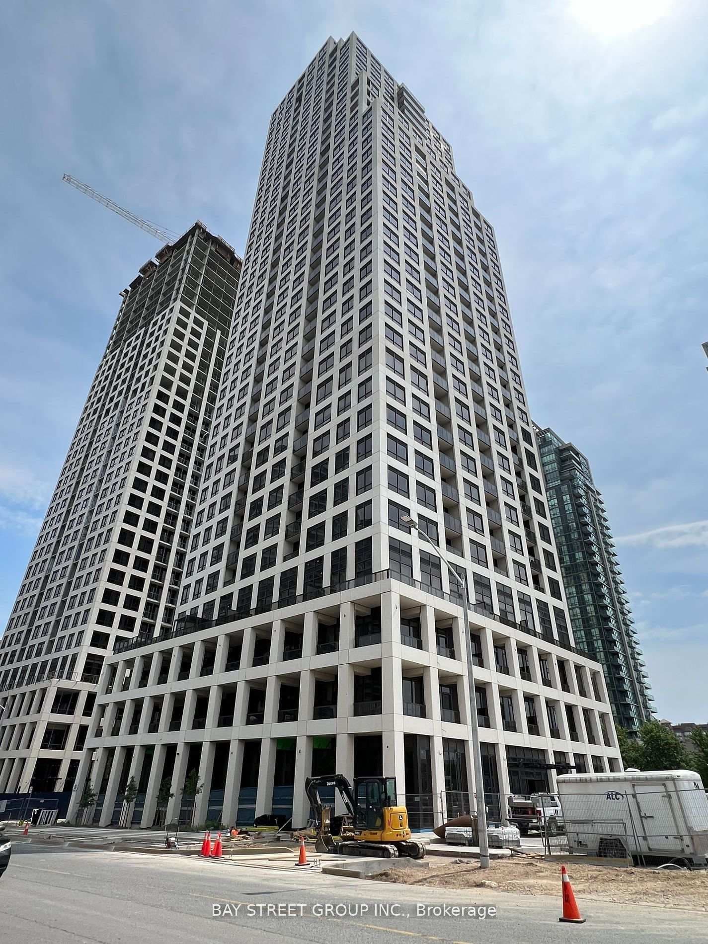 36 Elm Drive W, Unit 2206