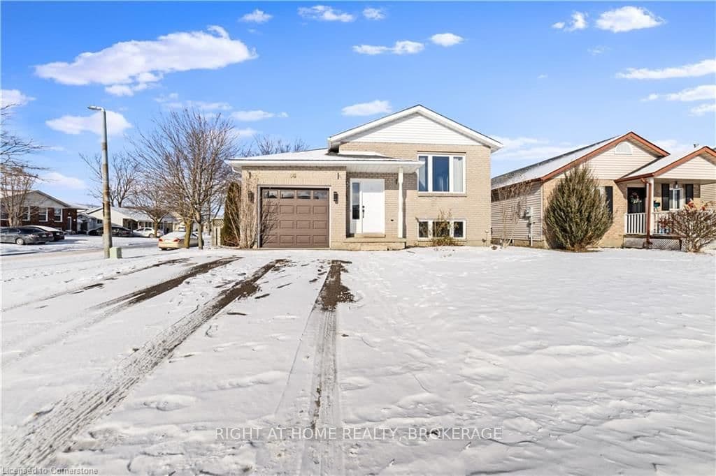 44 Poplar Crescent, Unit Lower Unit