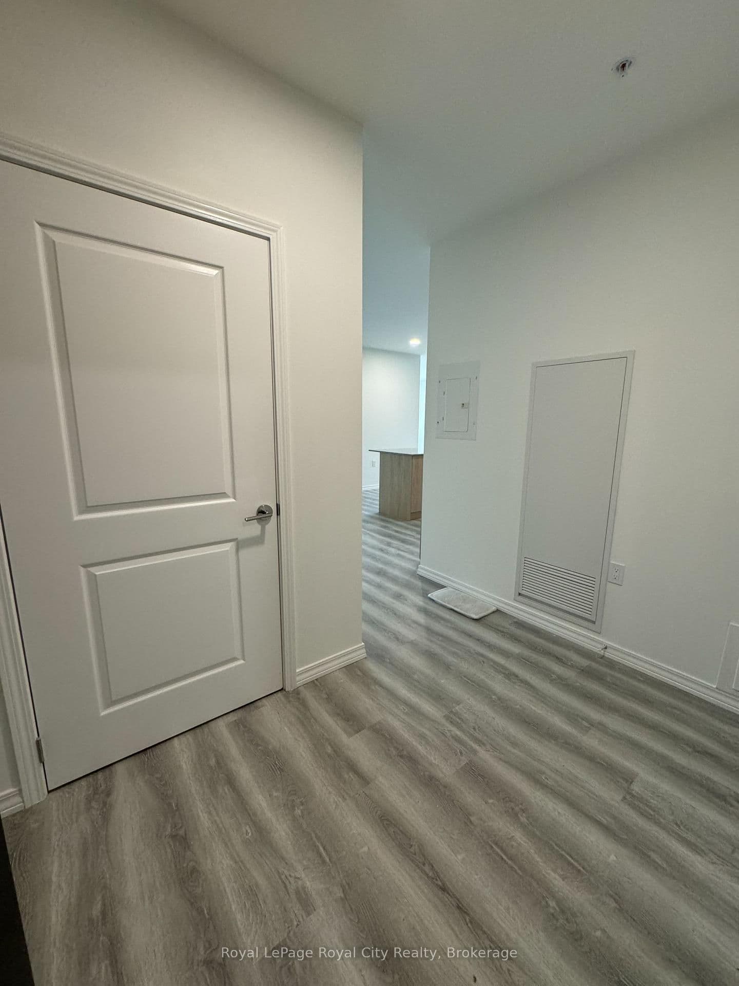 1098 Paisley Road, Unit 211