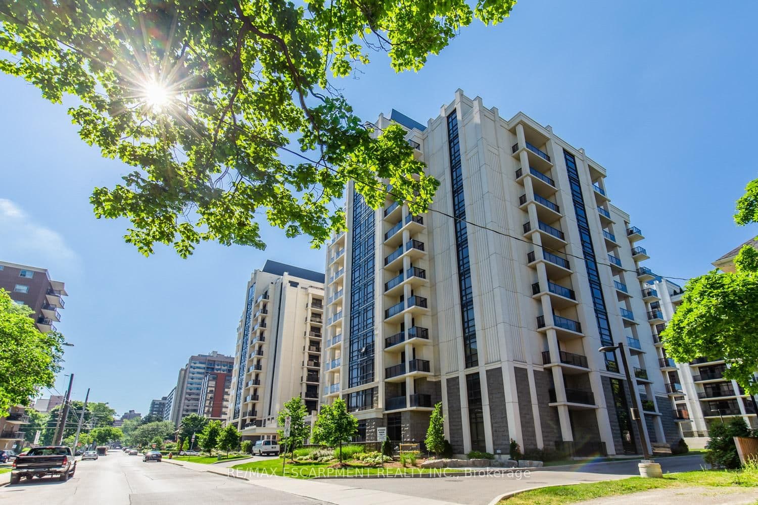 81 Robinson Street, Unit 508