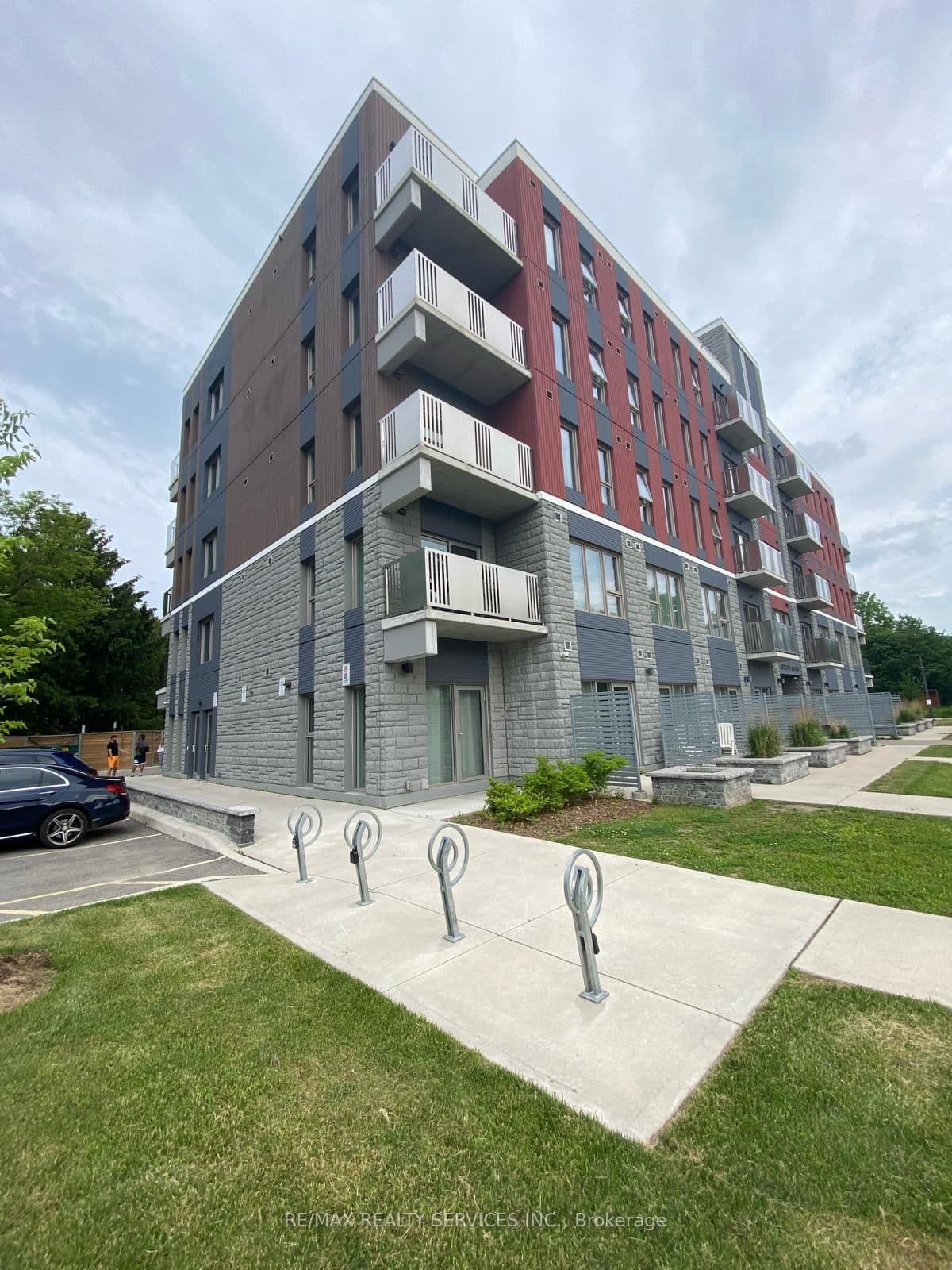 77 Leland Street, Unit 522