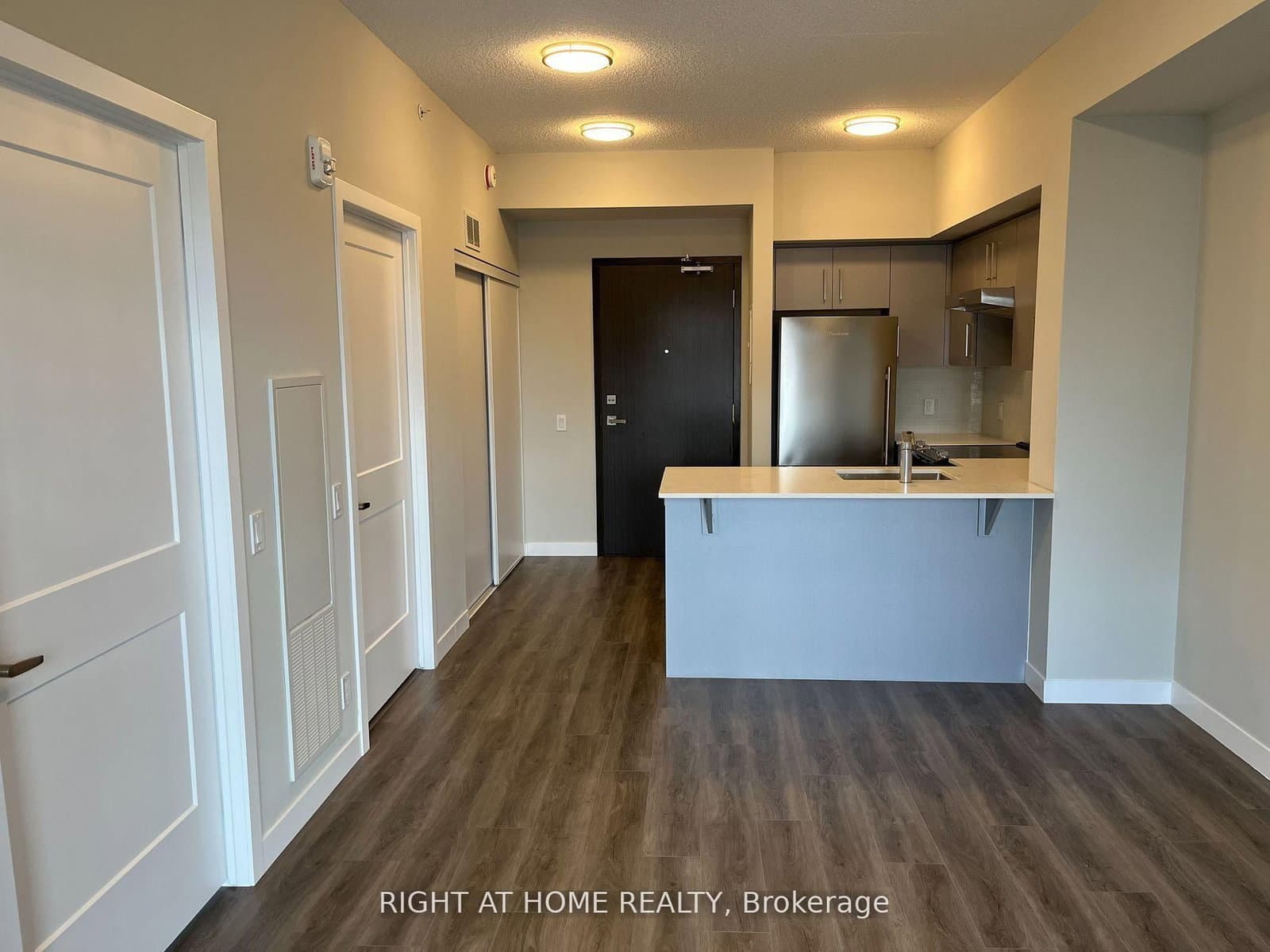 15 Queen Street S, Unit 1713