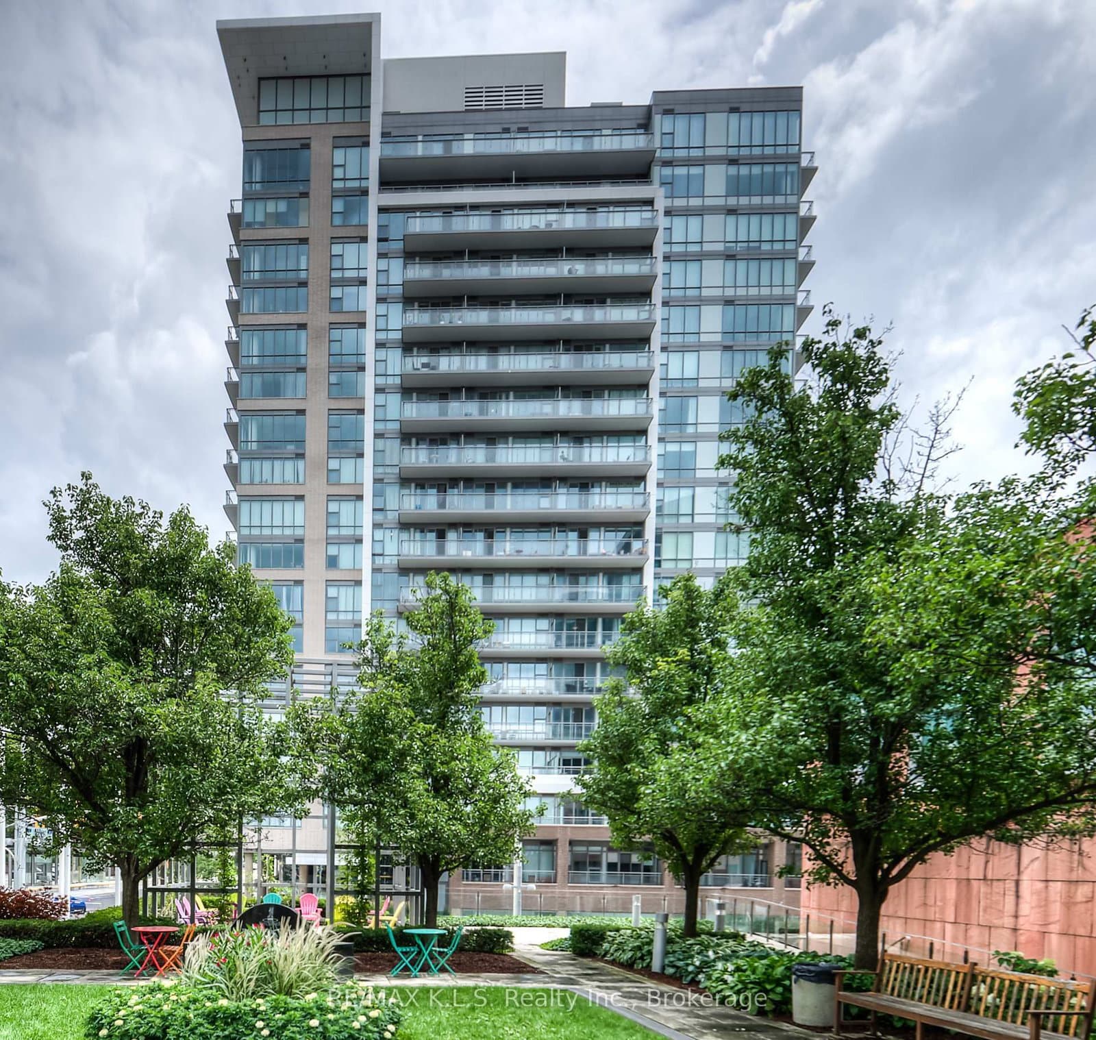 #1404 - 85 Duke Street W