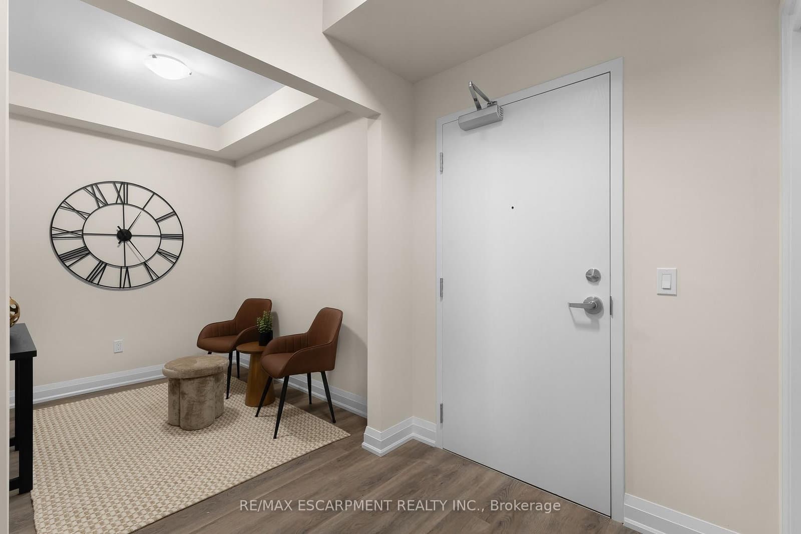 118 Summersides Boulevard, Unit 403