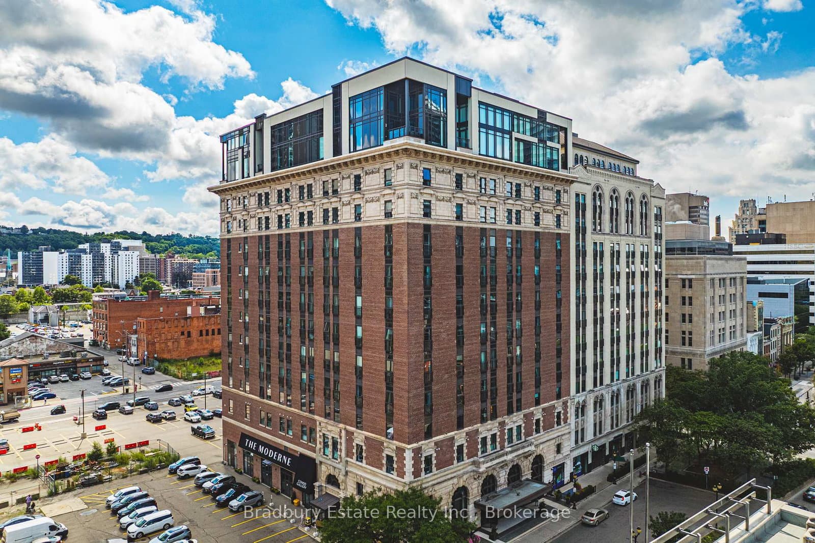 118 King Street E, Unit 819