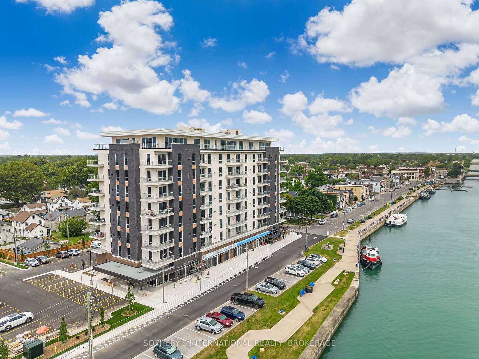 #707 - 118 West Street