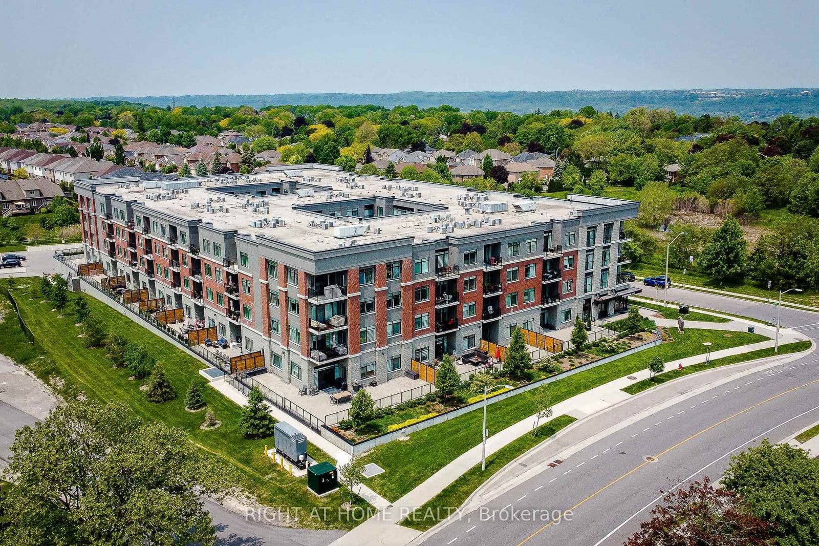 #217 - 1 Redfern Avenue