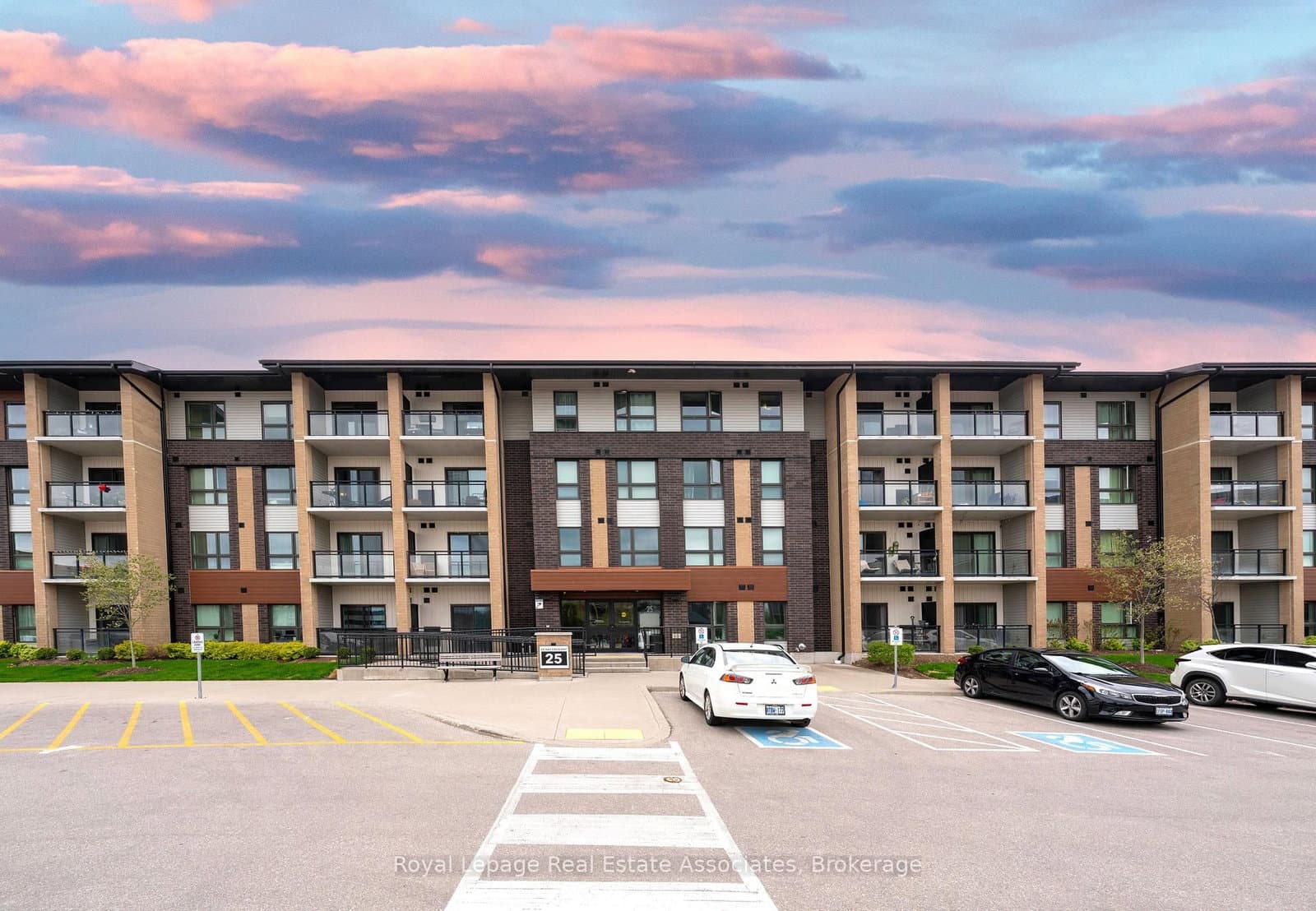 25 Kay Crescent, Unit 306