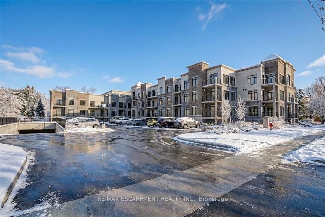 153 Wilson Street W, Unit 307